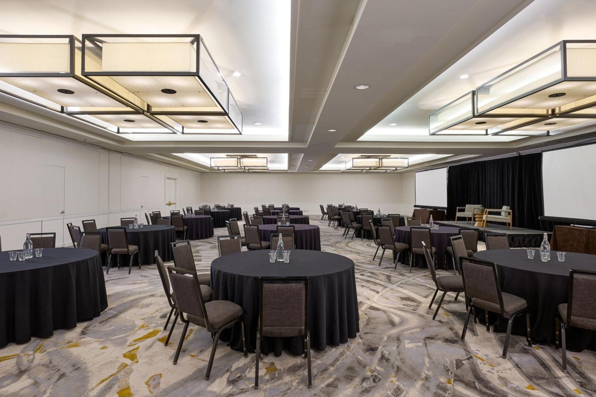 The Westin Angeles Airport 4*