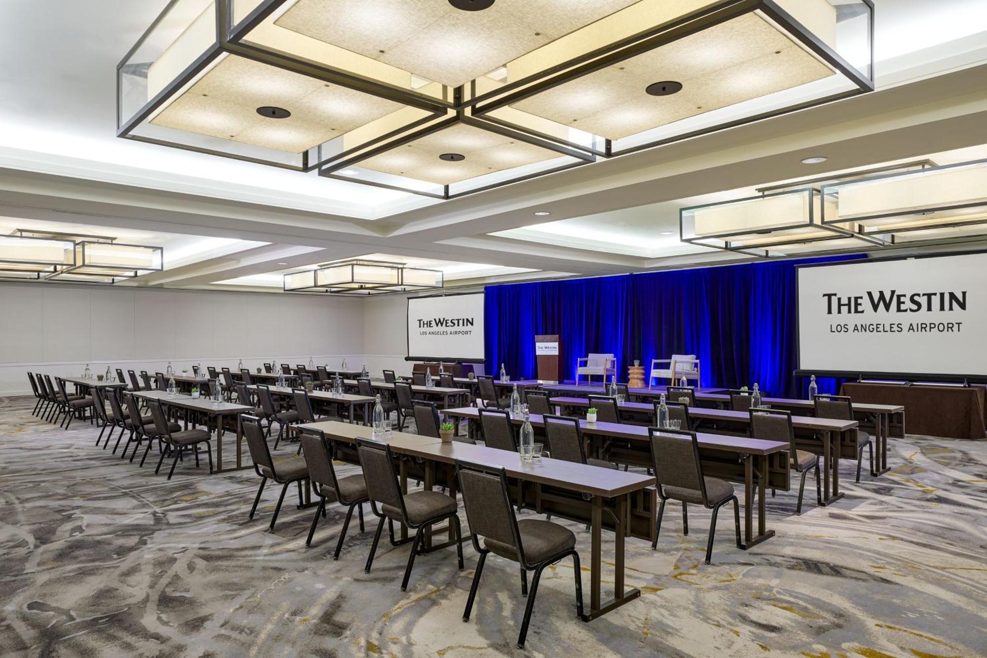 The Westin Angeles Airport 4*