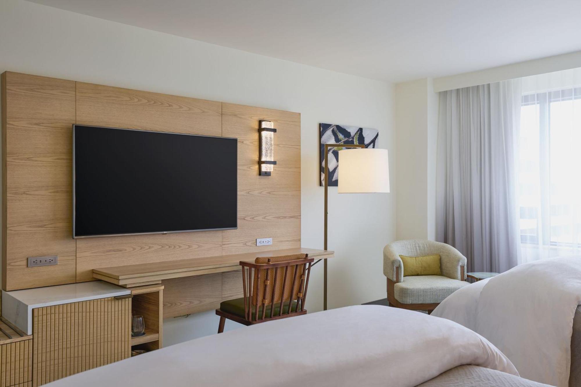 The Westin Angeles Airport 4*