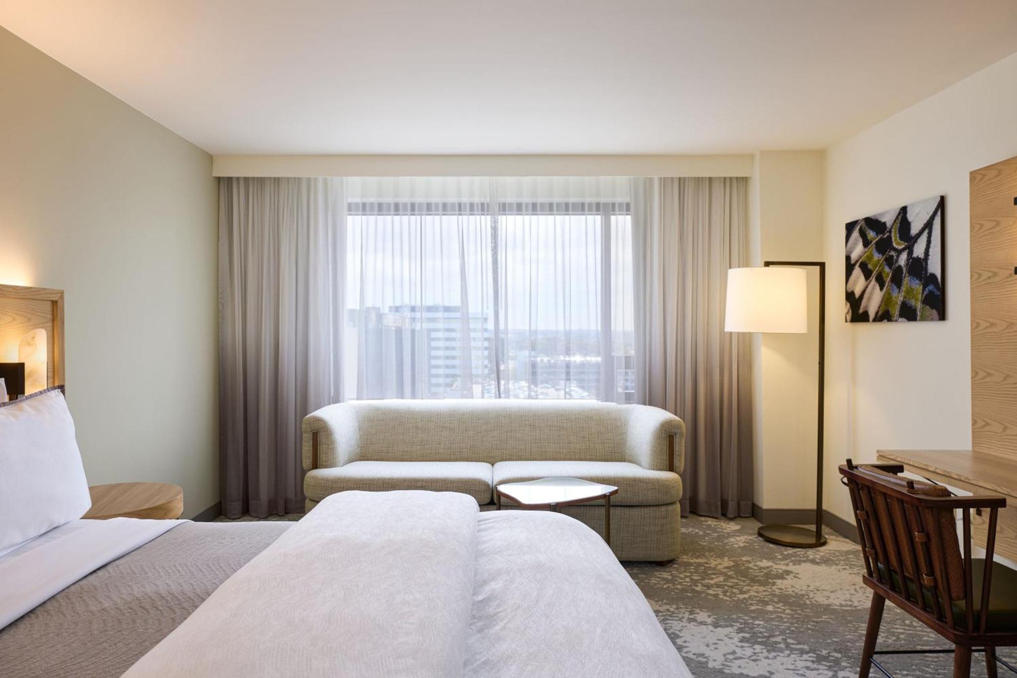 The Westin Angeles Airport Hotel 4*