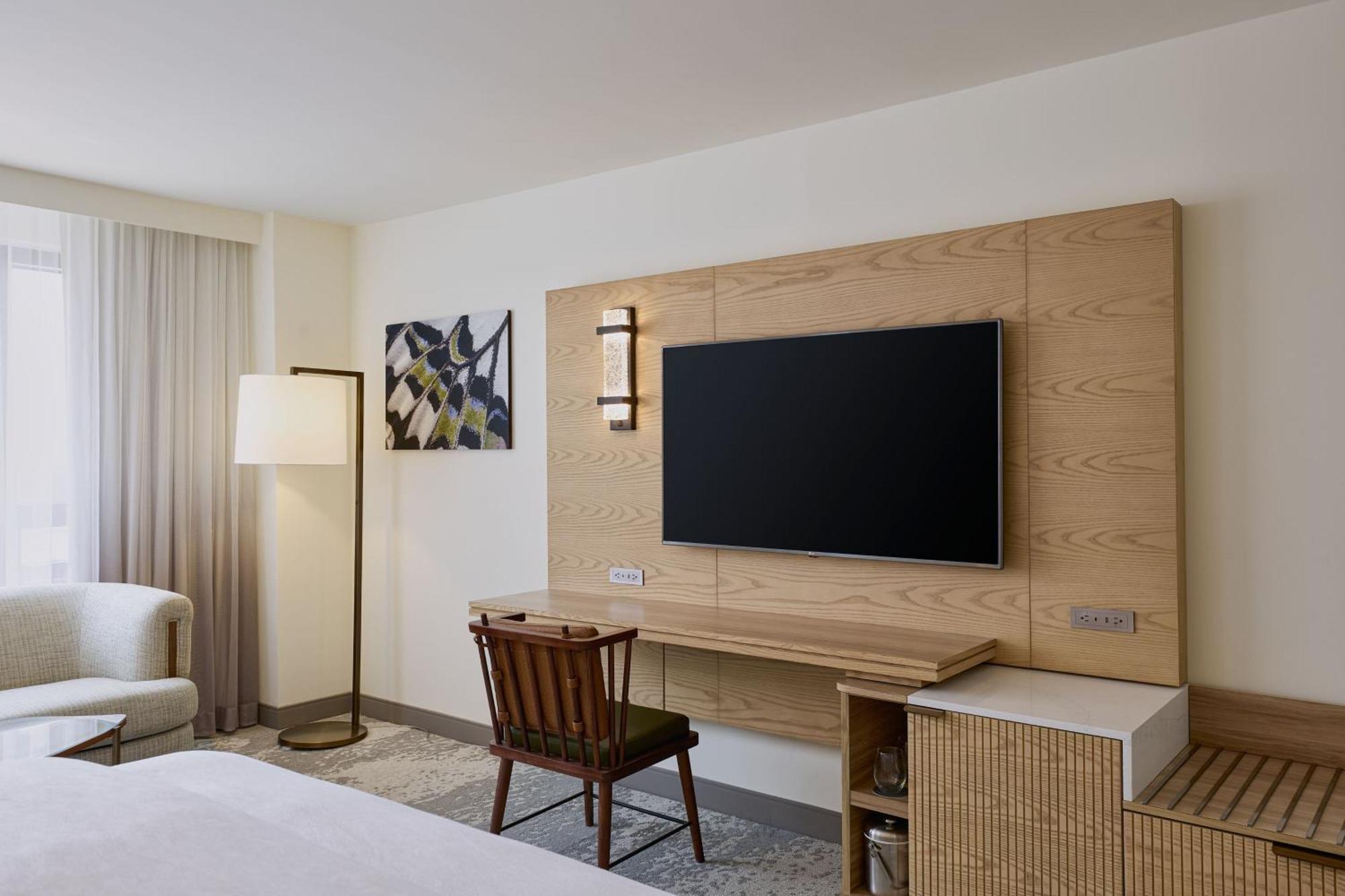 Hotel The Westin Airport 4*