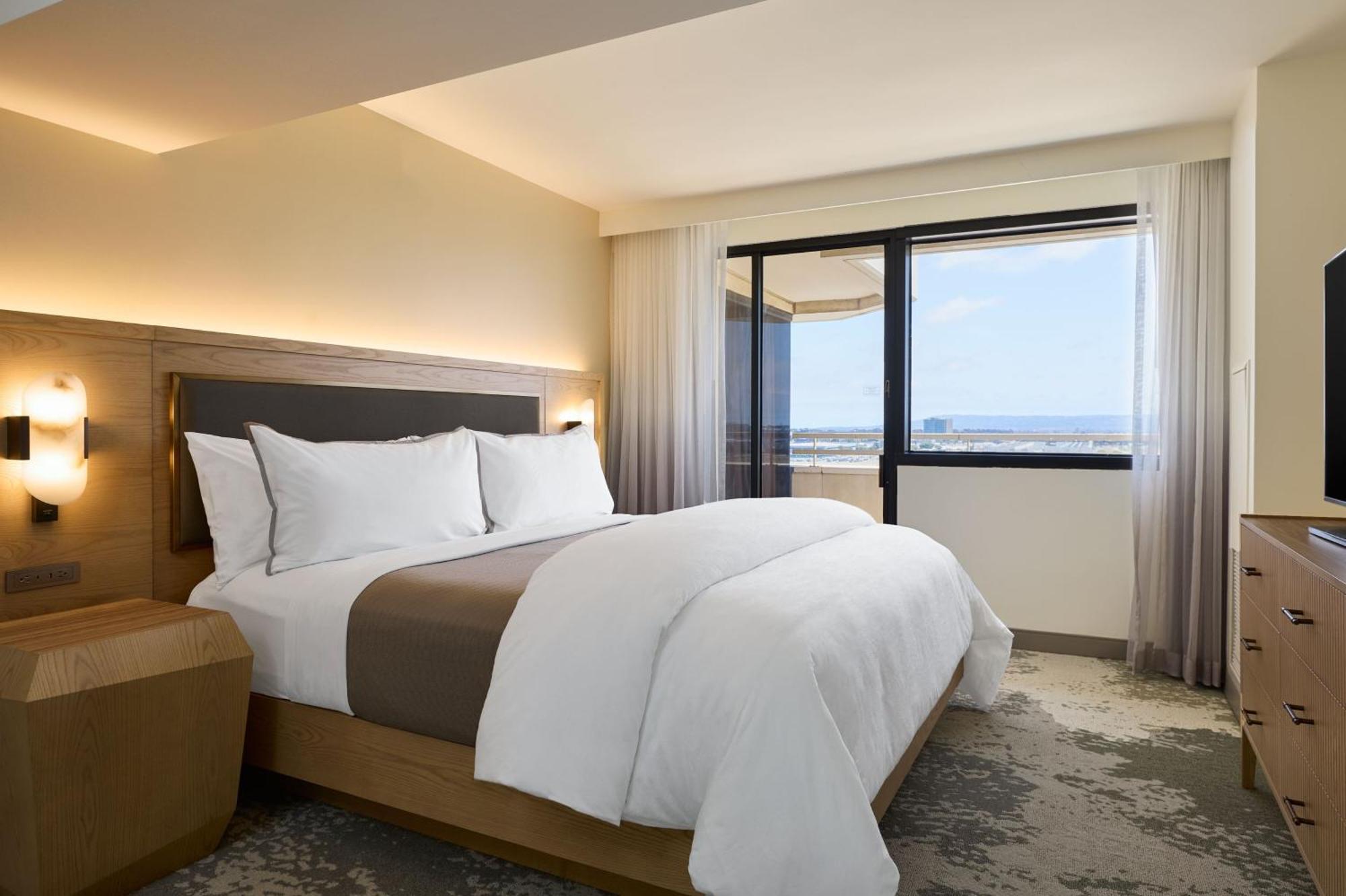 The Westin Angeles Airport
