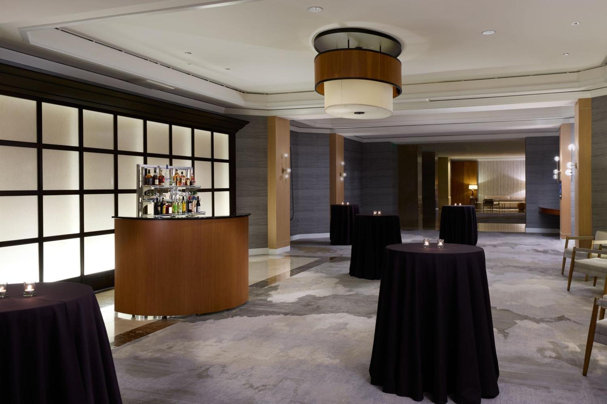 Hotel The Westin Airport 4*